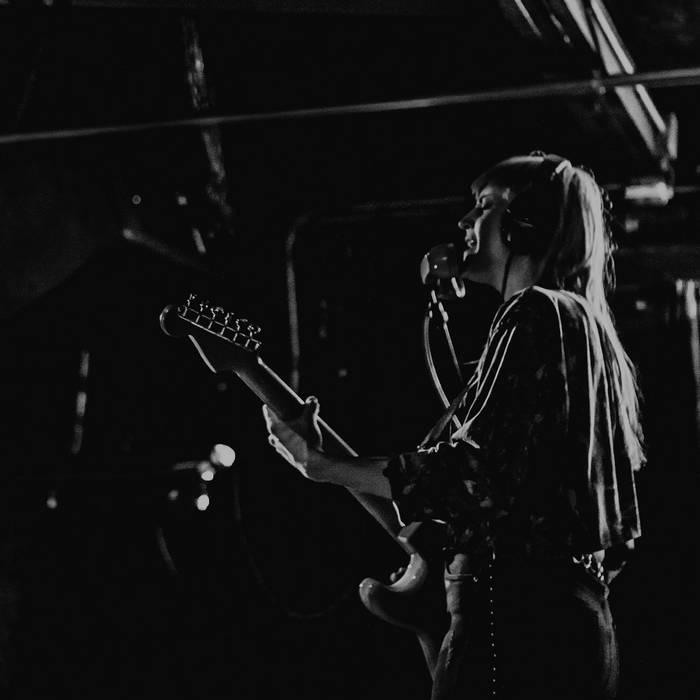 New Midwife track / Tour with The Body